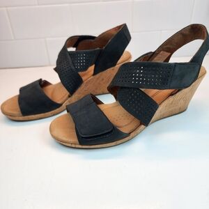 Rockport Black and Tan Wedge Sandals Size 8.5 Lesley